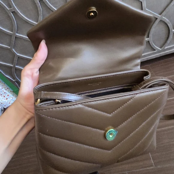 Saint Laurent Calfskin Y Quilted Monogram Toy Loulou Crossbody Bag Soil Brown - Picture 4 of 6